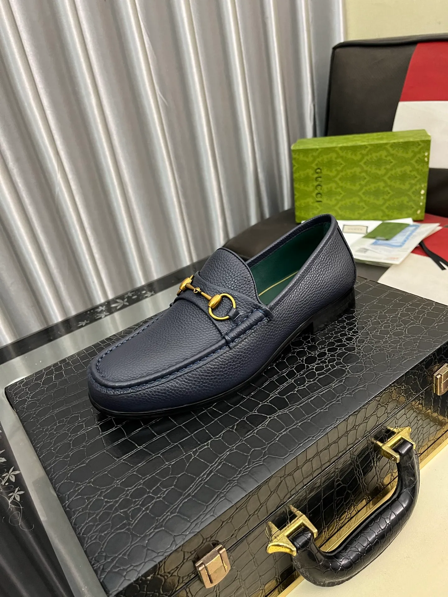 Men's Men's Shoes 💰540⌚️⌚️【GUCCI】The most popular classic Gucci leather shoes. Synchronized with the official website, the upper is made of Italian first-layer cowhide ➕cowhide lining, with unique brand and unique craftsmanship. Highlighting the hot style of the new year. Stop hesitating, stop wandering, get it now. Digital: 38--444️⃣colors available
